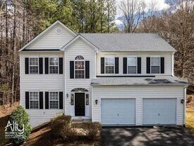 170 W Rosewood Dr in Barboursville, VA - Building Photo