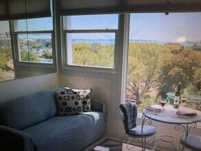 33 S Gulfstream Ave, Unit 704A in Sarasota, FL - Building Photo - Building Photo