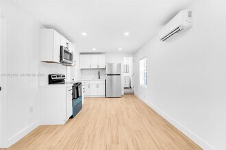 2419 Coolidge St in Hollywood, FL - Building Photo - Building Photo