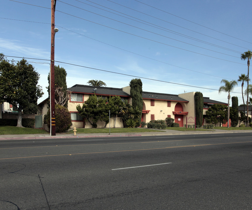 Villa De Sorrento in Garden Grove, CA - Building Photo