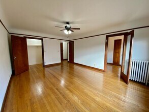 Parkway Apartments in Seattle, WA - Building Photo - Interior Photo