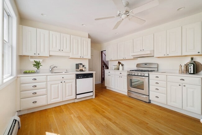 18 Newcastle Rd, Unit R