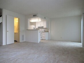 1812 Montana Vista in Lake Havasu City, AZ - Building Photo - Building Photo