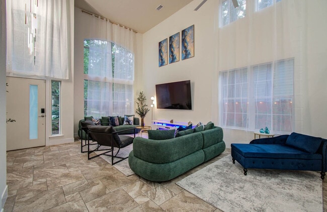 35 Alden Glen Dr