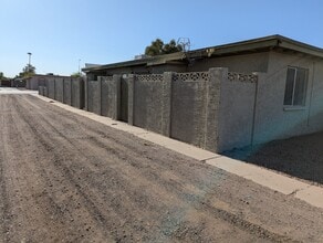 1420 N Evergreen St, Unit 2 in Chandler, AZ - Foto de edificio - Building Photo