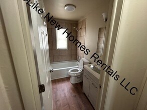 4042 Otto St in Flint, MI - Building Photo - Building Photo