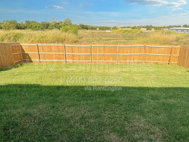 1708 Vermilion Ln in El Reno, OK - Building Photo