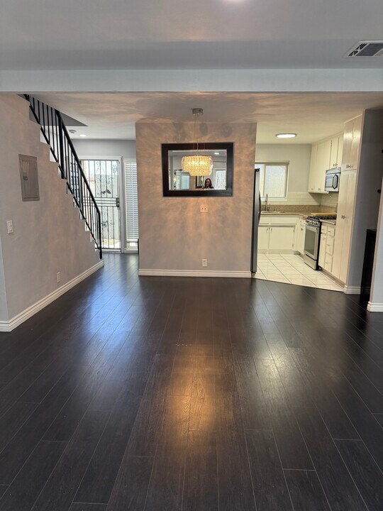 534 E Hazel St, Unit 4 in Inglewood, CA - Foto de edificio