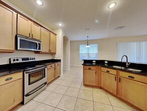 589 Errol Pkwy in Apopka, FL - Building Photo - Building Photo