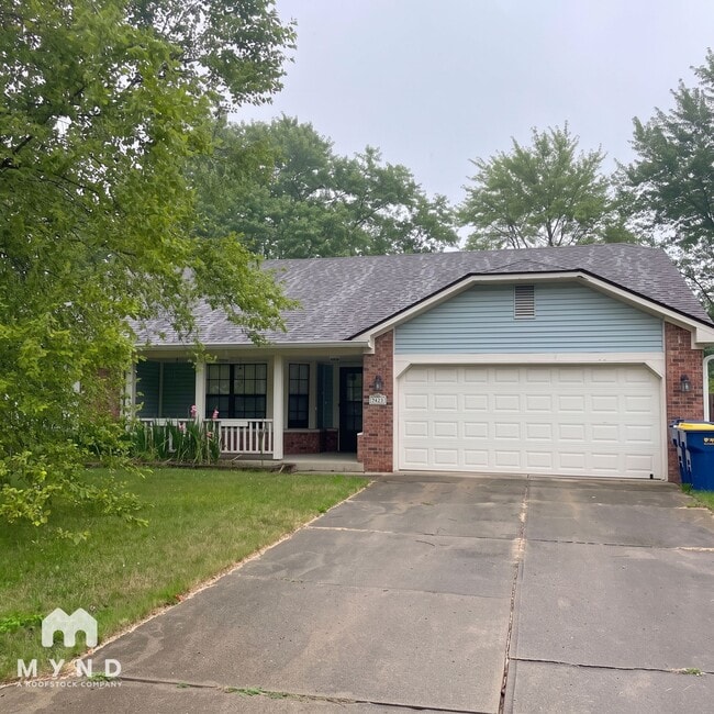 property at 7423 Pebblebrook E Dr