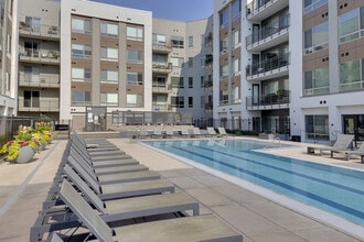 Vue West in Denver, CO - Building Photo - Building Photo