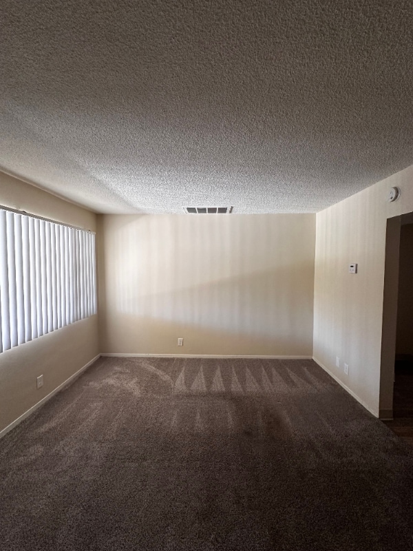 1001 E Stearns Ave in La Habra, CA - Foto de edificio - Building Photo