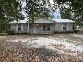 487 Woodlawn Rd in Freeport, FL - Building Photo