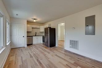 1627 Mars Aly, Unit 2 in Chattanooga, TN - Foto de edificio - Building Photo