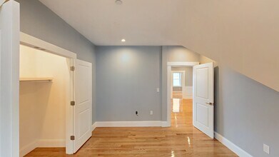 30 Centre St, Unit 3 in Boston, MA - Building Photo - Building Photo