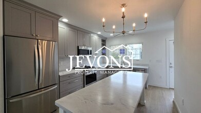 18 N Hall Ave in Yakima, WA - Building Photo - Building Photo