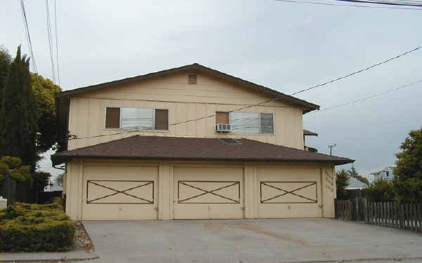 20066 San Miguel Ave in Castro Valley, CA - Building Photo