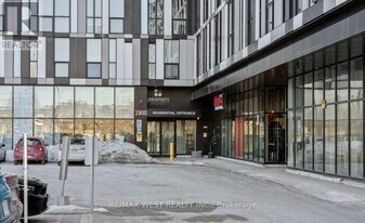 1900 Simcoe St N in Oshawa, ON - Building Photo