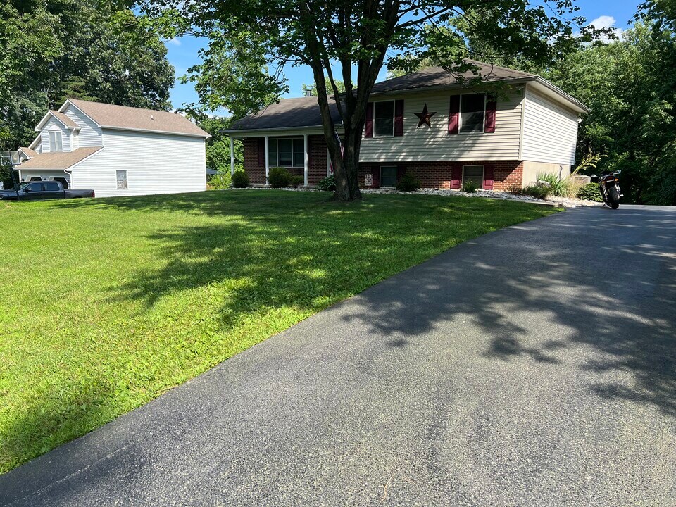 137 White Pine Cir in Elkton, MD - Building Photo