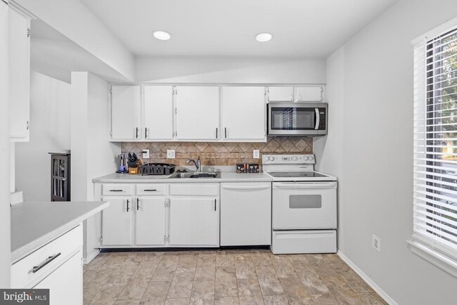 property at 1250 Birchcrest Ct