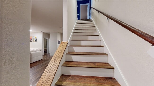 14526 Chasing Bend Dr