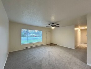 2005 SW 198th Ave in Beaverton, OR - Building Photo - Building Photo