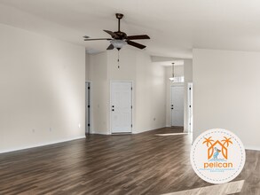 5747 Peach Dr in Milton, FL - Building Photo - Building Photo