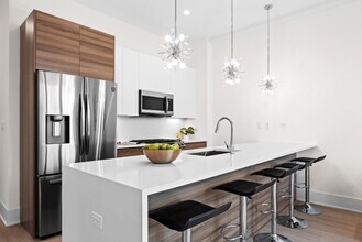 159 W North Ave in Chicago, IL - Building Photo - Building Photo