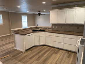 708 Wilson St-Unit -A in Taylor, TX - Building Photo - Building Photo