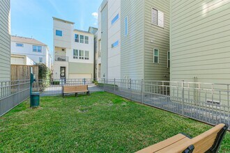 946 W 18th St in Houston, TX - Building Photo - Building Photo