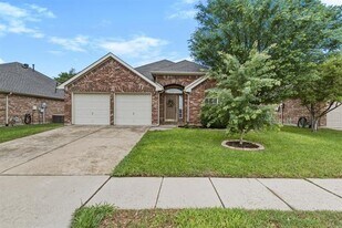 6803 Woodcrest Ln in Sachse, TX - Building Photo