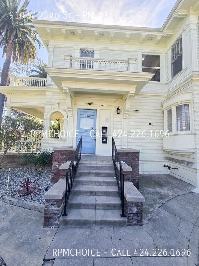 property at 910 W 23rd St