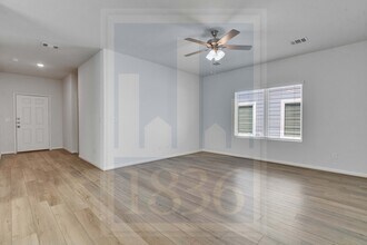117 Tokalaun Dr in Hutto, TX - Building Photo - Building Photo