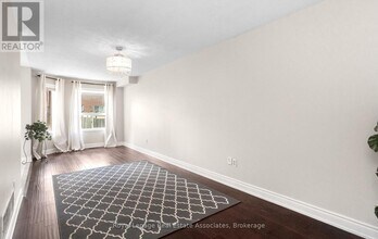 116 Lake Louise Dr in Brampton, ON - Building Photo - Building Photo