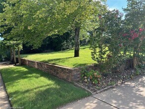 2100 S 70th St in Fort Smith, AR - Building Photo - Building Photo