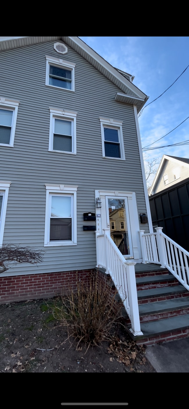 208 Willow St, Unit #1