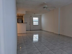 720 Collins Ave in Miami Beach, FL - Building Photo - Building Photo