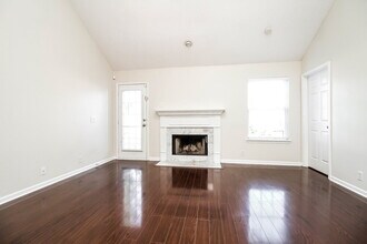 1006 Tom Hailey Blvd in La Vergne, TN - Building Photo - Building Photo