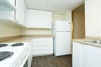 511 W Gray St photo'