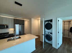 144 N Aberdeen St, Unit 1208 in Chicago, IL - Building Photo