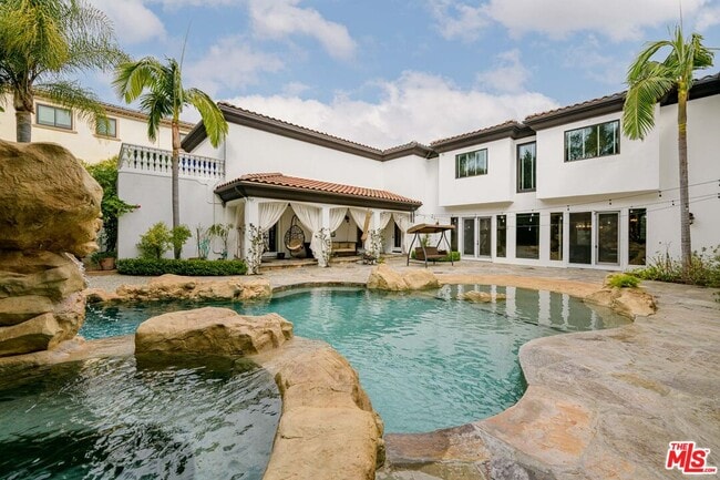 property at 4705 Los Feliz Blvd