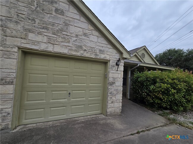 property at 109 Quail Run Dr
