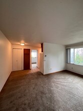 14346 32nd Ave NE in Seattle, WA - Building Photo - Building Photo