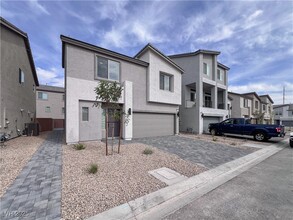 10222 Bloom Quick Ct in Las Vegas, NV - Building Photo - Building Photo