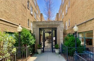 677.5 W Wrightwood Ave in Chicago, IL - Building Photo