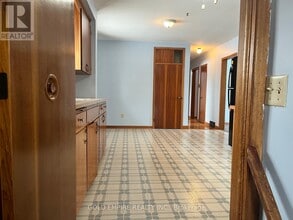 19 St Joseph St in St Thomas, ON - Building Photo - Building Photo