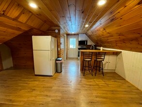 8 Tow Truck Way, Unit Apartment in Kennebunk, ME - Foto de edificio - Building Photo