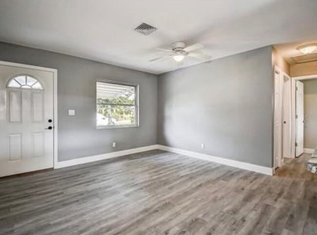 6418 43rd Ave N in Kenneth City, FL - Building Photo - Building Photo