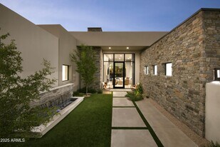 7190 E Ironwood Dr in Paradise Valley, AZ - Building Photo