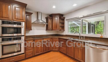 16806 Rolling Rock Dr in Tampa, FL - Building Photo - Building Photo